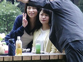 愛妻寝取られ計画スペシャル二〇一七・初夏 「何も知らない人妻を罠に掛けNTR乱交！衝撃の舞台裏も大公開！」篇　サンプル画像03